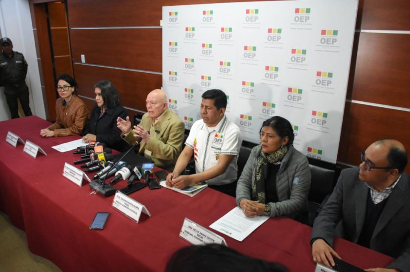 Vocales del TSE piden ser incluidos en ley para ir a juicio de responsabilidades en caso de ser procesados