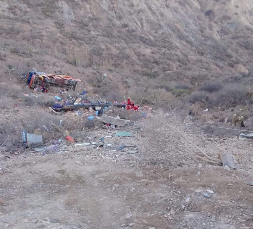 Reportan tres decesos y más de 30 heridos tras accidente del ómnibus de la Empresa Trans Villa del Norte