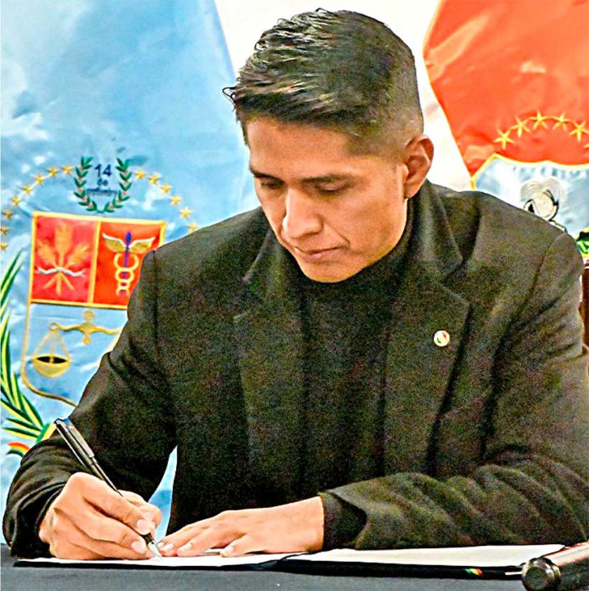 Andrónico promulga ley que TCP ya declaró nula
