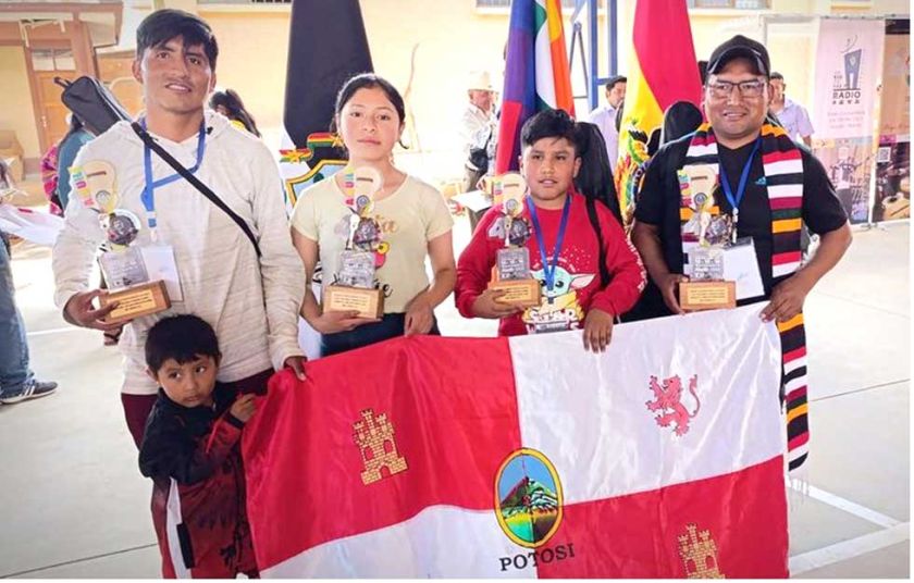Potosí demuestra su talento con cuatro preseas en el festival del charango de  Aiquile