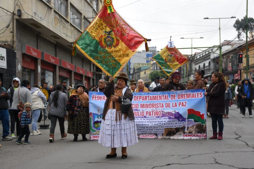 Gremiales marchan en La Paz contra el alza de precios y escasez de alimentos