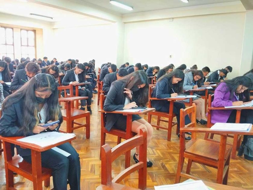Entregan certificados a participantes de Alfabetización 