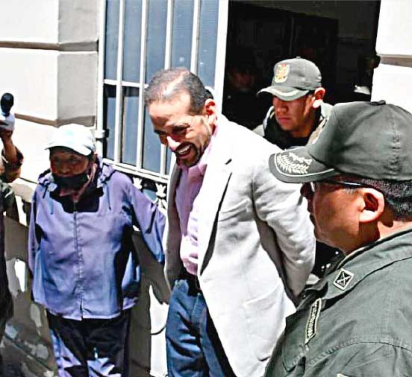 Aplazan juicio contra Camacho y Pumari