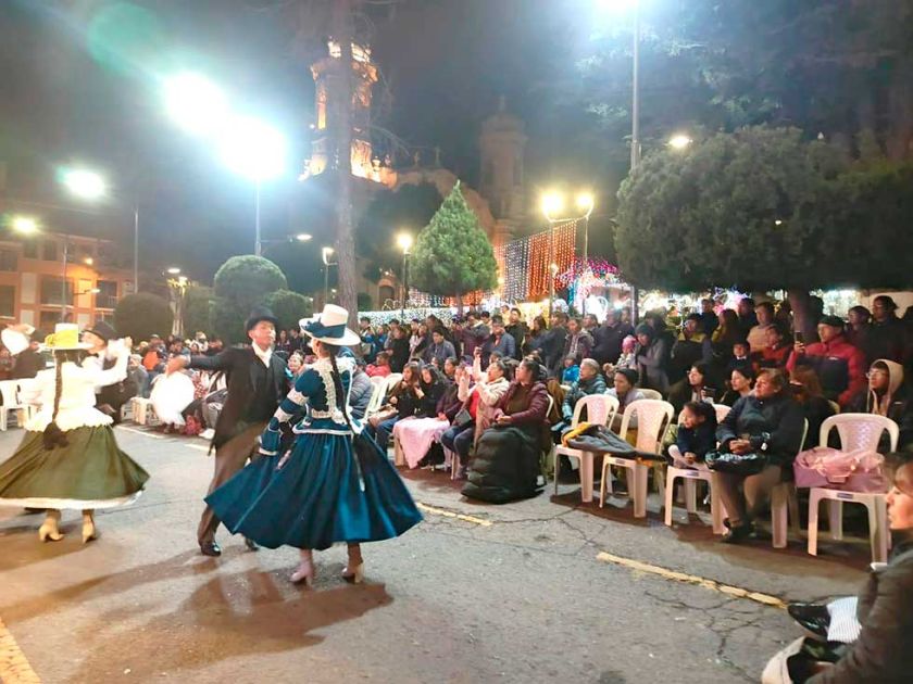 FIC de la Gobernación mostró elegancia de antaño en Potosí