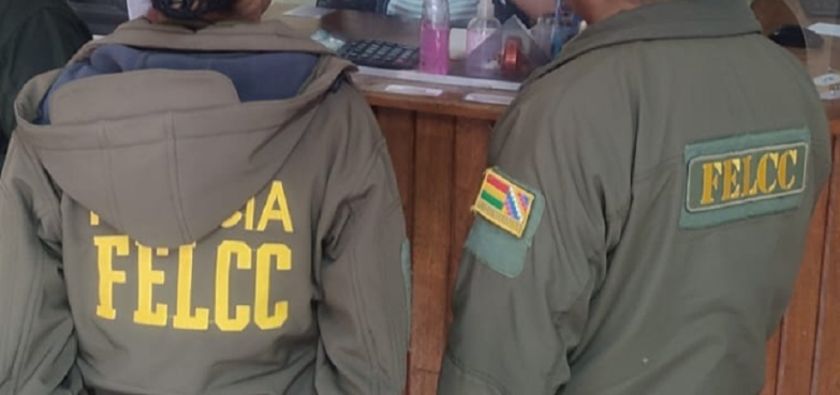 Investigan posible feminicidio: Encuentran un cuerpo dentro de una bolsa en Viacha