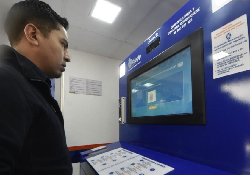 Segip inaugura sistema automático para obtener cédulas de identidad y licencias de conducir