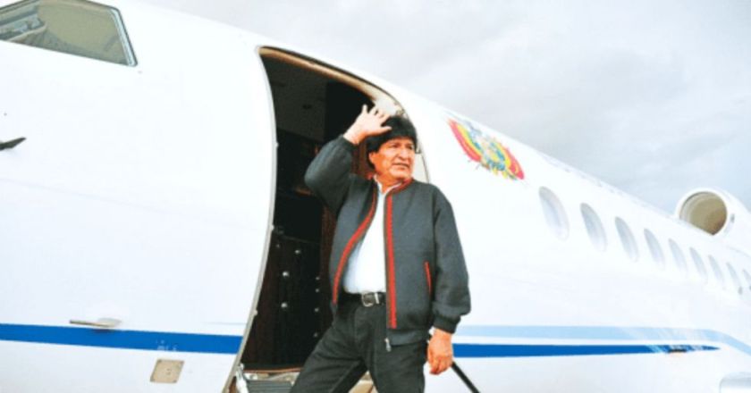 Evo critica incluir los gastos del avión presidencial en el Presupuesto del Estado 2025
