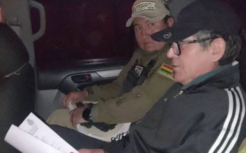 Un avión Beechcraft procedente de Perú recogió a Maximiliano Dávila de El Alto