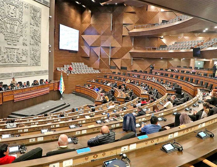 Legislativo podría irse al receso sin aprobar el PGE ni Ley de escaños