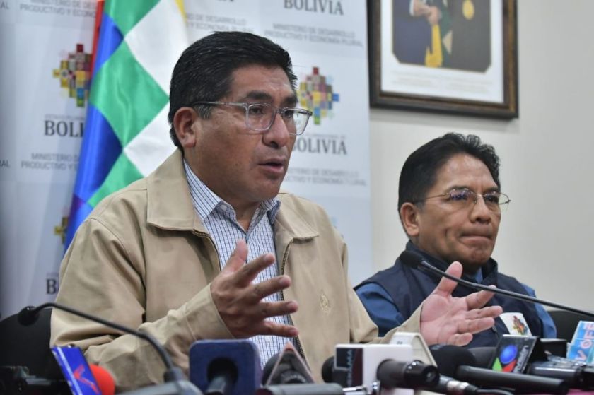 Gobierno anuncia que volverá a evaluar el veto a la exportación de aceite