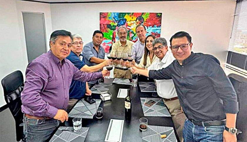 Tuto Quiroga se queda con el FRI y deja a Carlos Mesa sin partido