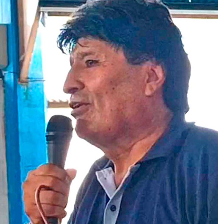 Evo desafía la orden  de aprehensión y se  reafirma como líder