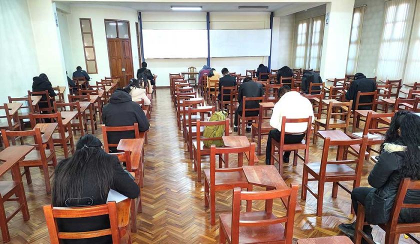 UATF aplica hoy primer examen para ingresar a 40 de sus carreras