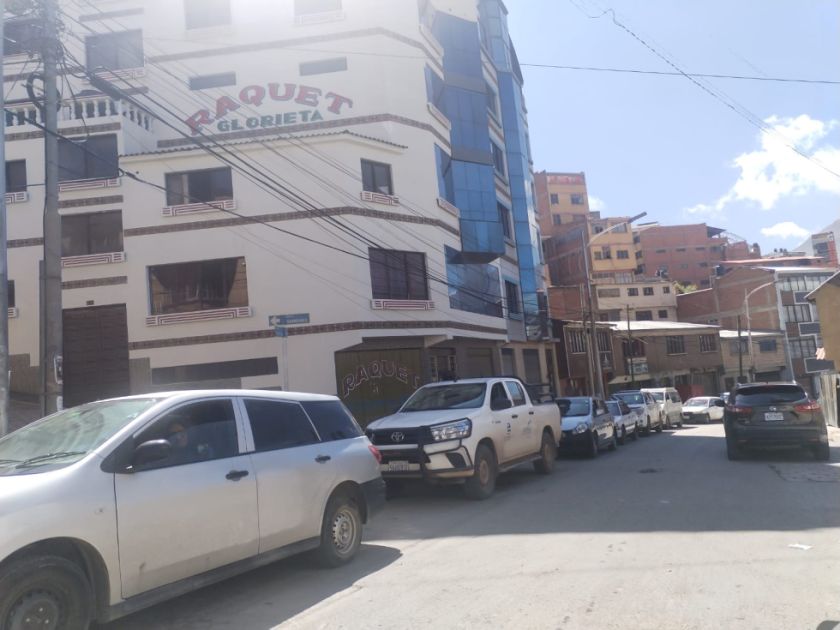 Vuelven las largas filas en los surtidores de Potosí