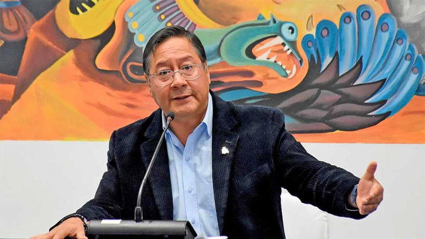 Arce descarta recesión y asegura que la economía sigue creciendo