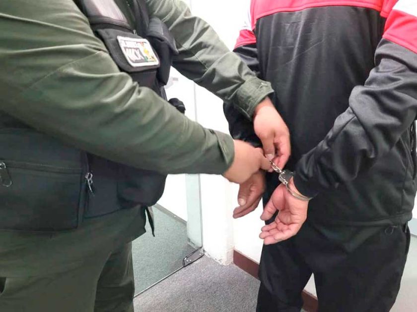 Niño fue violado en vista de su papá y tío