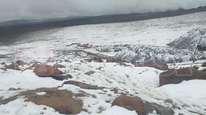 En pleno verano, registran nevada en cercanías de la ciudad de Potosí