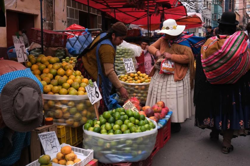 Bolivia, ante el reto de levantar su economía golpeada por la inflación y la falta de dólares