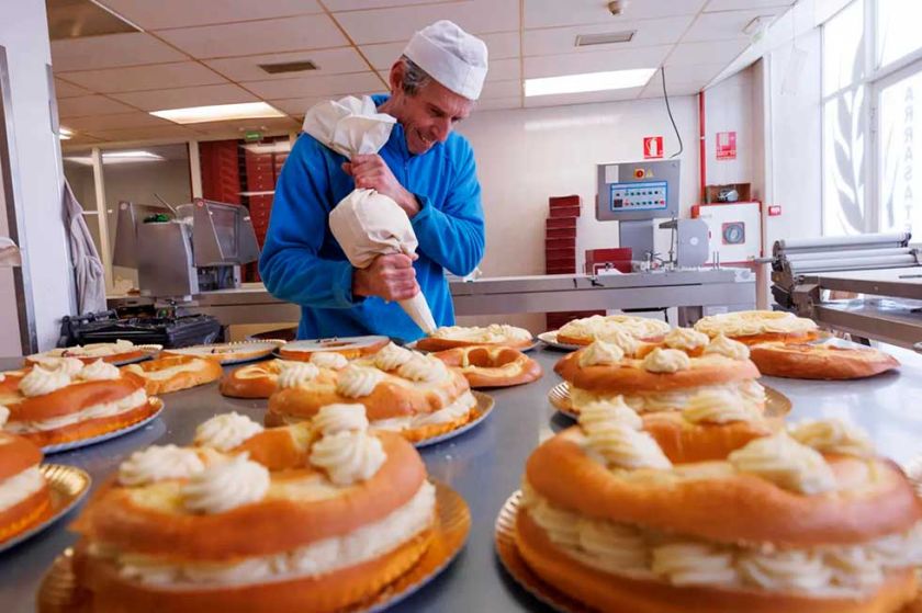Con nata o de sabor burger, los roscones despiden la Navidad entre tradición e innovación