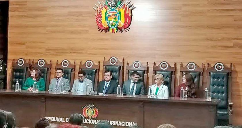 Inauguran a puerta cerrada el Año Constitucional 2025