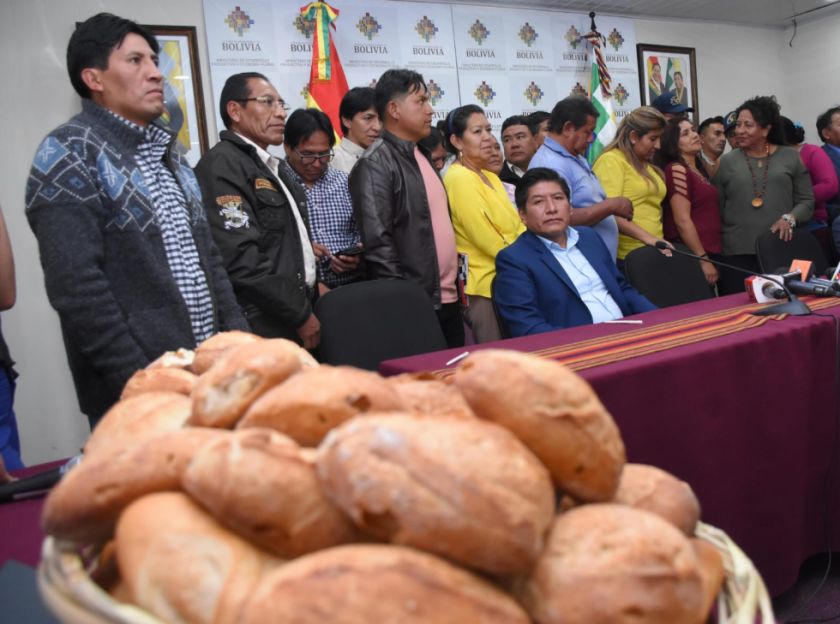 Panificadores del país  acuerdan mantener el precio del pan en 50 centavos 