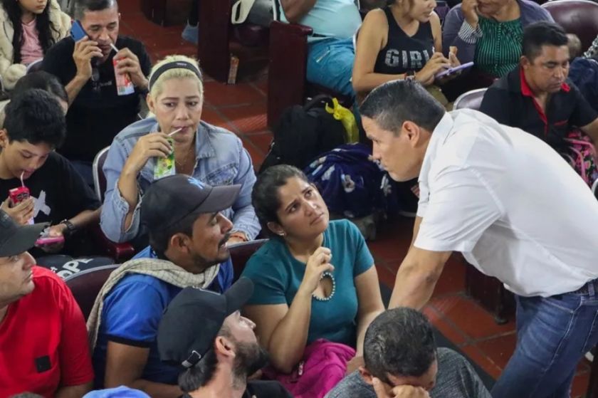 El conflicto entre el ELN y una disidencia de las FARC provoca un éxodo en el Catatumbo, Colombia