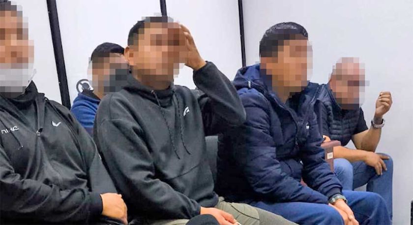 Policías van a prisión por seis meses