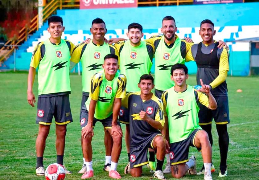 La banda roja cumplió su primer día de trabajo en Cochabamba