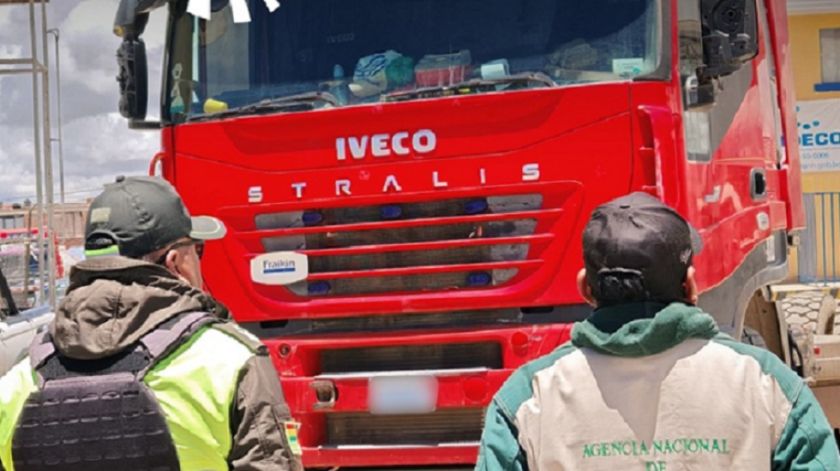 Cargaba 500 litros de combustible en cada compra: Cae chofer acusado de acopio ilegal