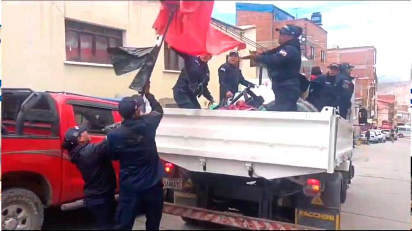 Intendencia sigue con el retiro de productos de las aceras y calzadas