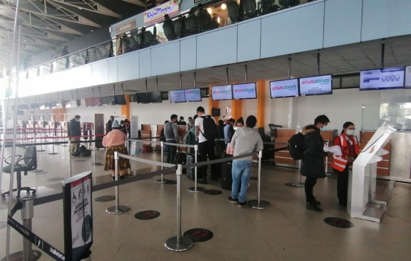 Otro aeropuerto con problemas: Suspenden operaciones en El Alto por más de media hora