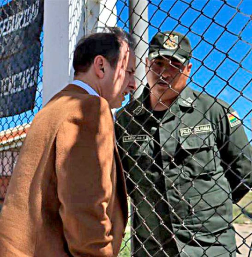 Tuto fue impedido de visitar a Camacho