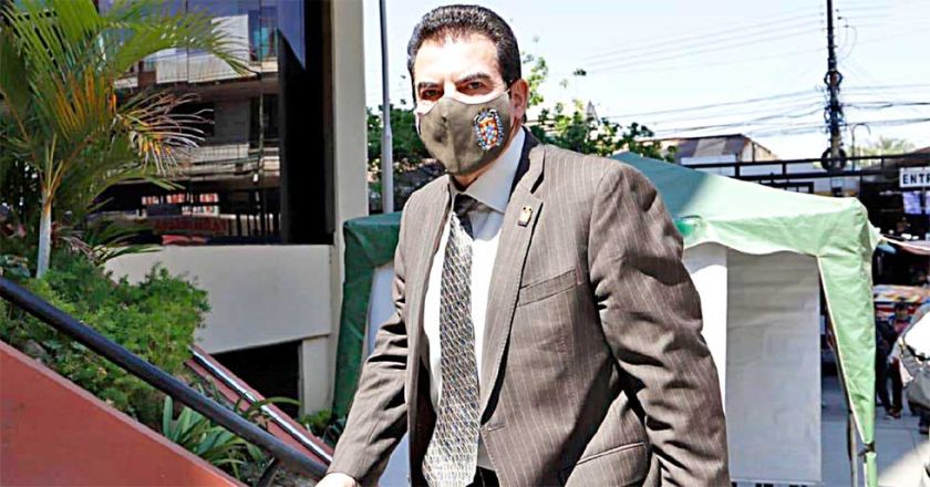 Buscan reactivar juicios de Manfred