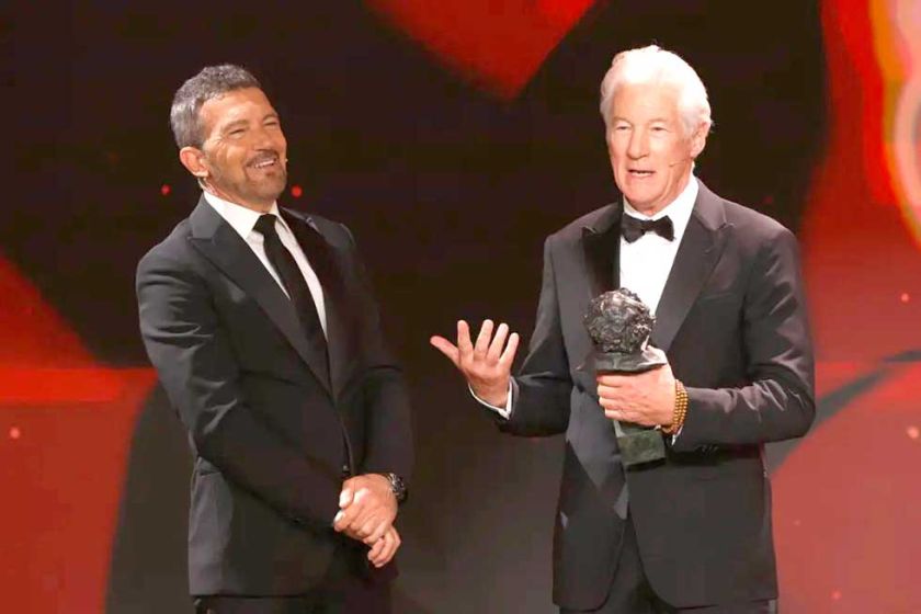 El actor Richard Gere acusa a Trump de «matón» al recoger el Goya Internacional