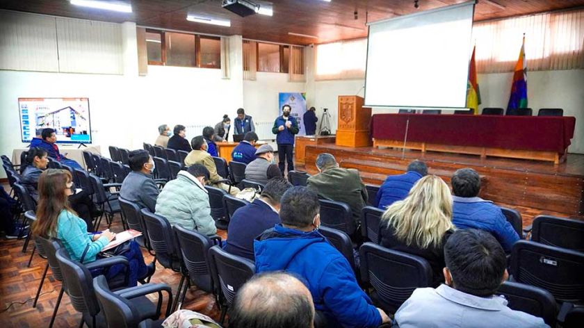 Directores distritales se reúnen hoy y mañana para evaluaciones