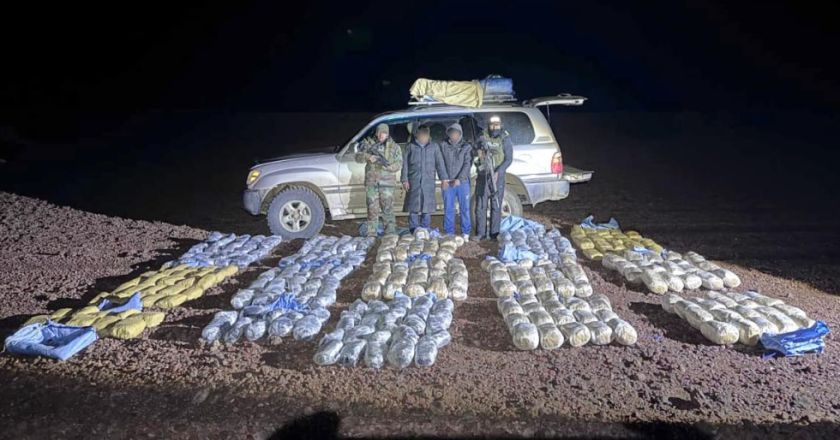 Capturan a dos bolivianos con 315 paquetes de marihuana en la frontera con Chile