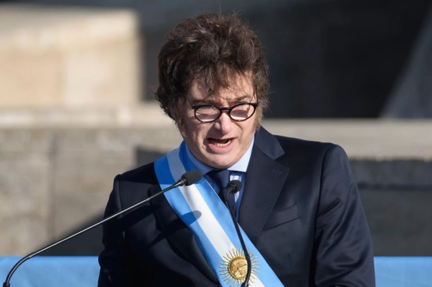 Milei convierte en sociedad anónima el estatal Banco Nación de Argentina