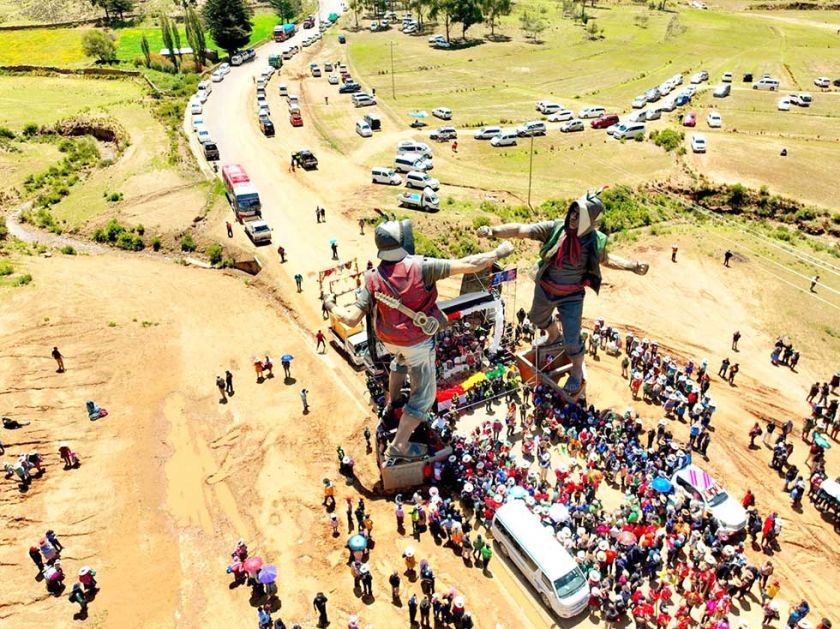 Entregan el Monumento al Tinku en el Norte de Potosí