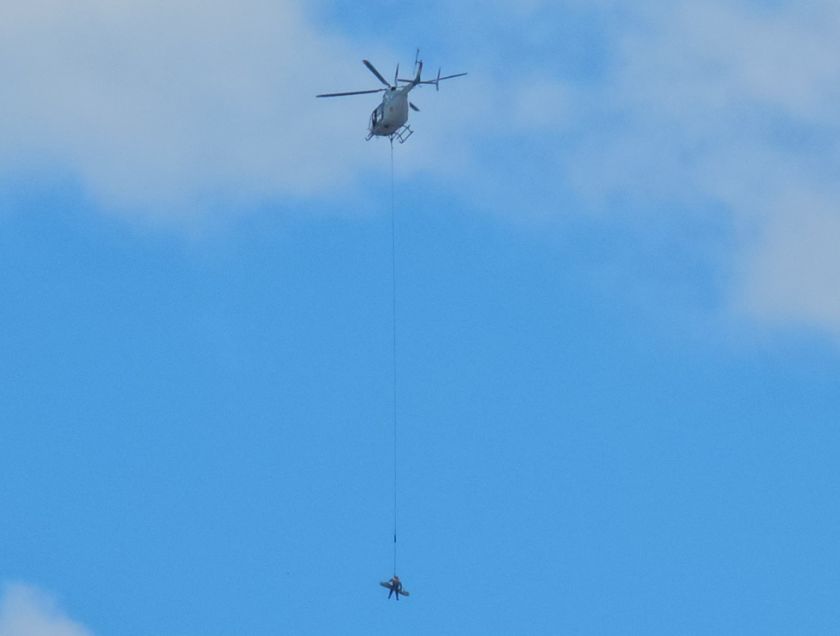 Envían helicóptero para continuar con la búsqueda de tres desaparecidos en el Trópico