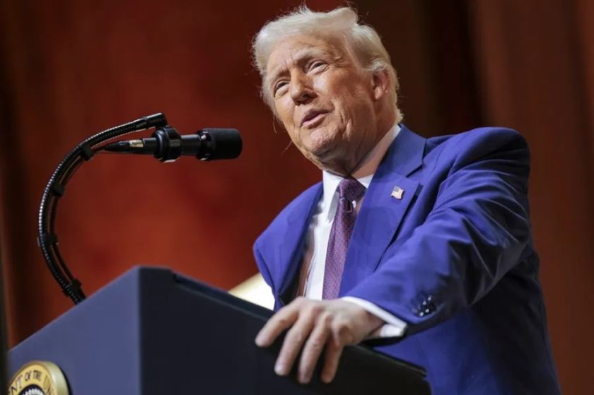 Trump recibe el impulso de la ultraderecha europea al cumplirse su primer mes en el poder