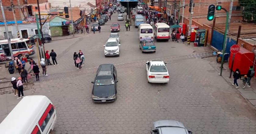 Algunos choferes de taxi siguen cobrando demás pasaje en la ciudad