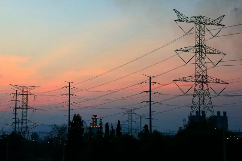 Un apagón afecta al 99 % de Chile en plena ola de calor y el Gobierno descarta que se trate de un ataque