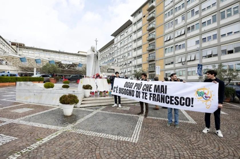 El Papa aprueba desde el hospital la canonización de un laico venezolano y recibe al secretario de Estado vaticano