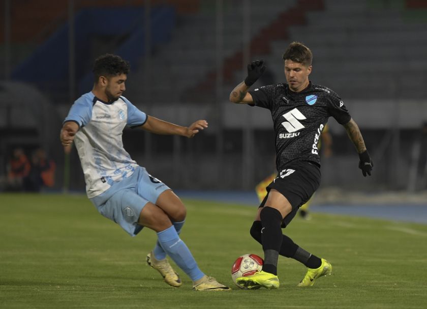 Bolívar anota un triunfo estrecho ante Aurora