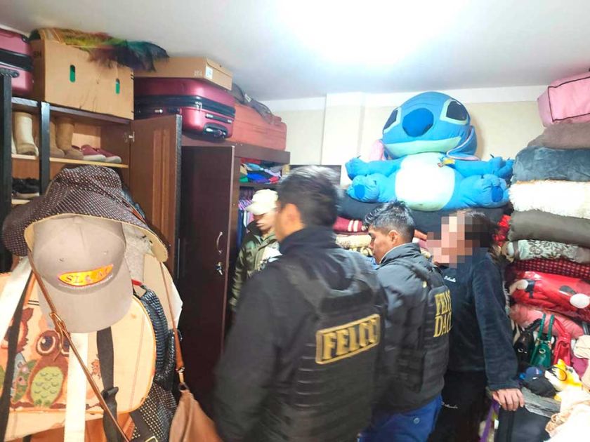 Transexual acusada de corrupción de un menor está detenida