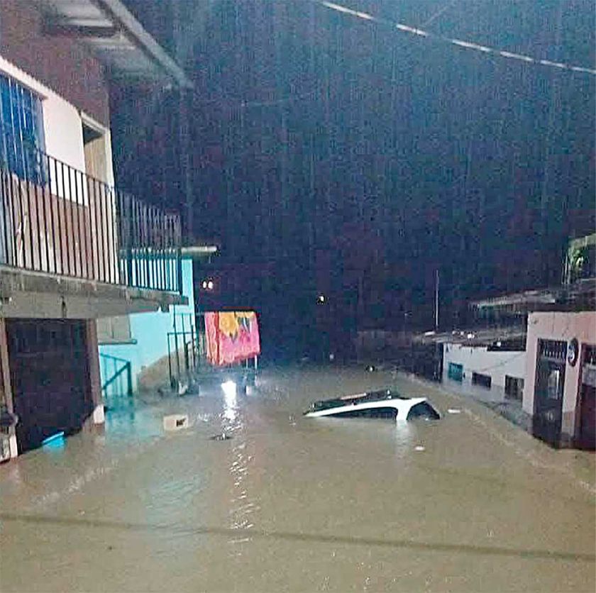 Gobierno culpa a actividad minera por inundaciones 
