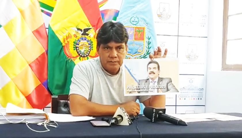 Diputado Arce alista denuncia contra Manfred Reyes Villa por ocultar millonarios bienes en EEUU
