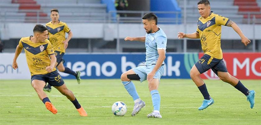 Copa: Aurora se cae y el Santo hace historia 