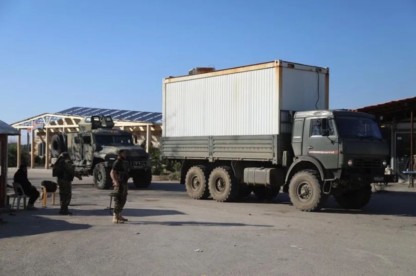Más de 70 muertos en combates entre las fuerzas sirias y grupos pro Al Asad, según una ONG