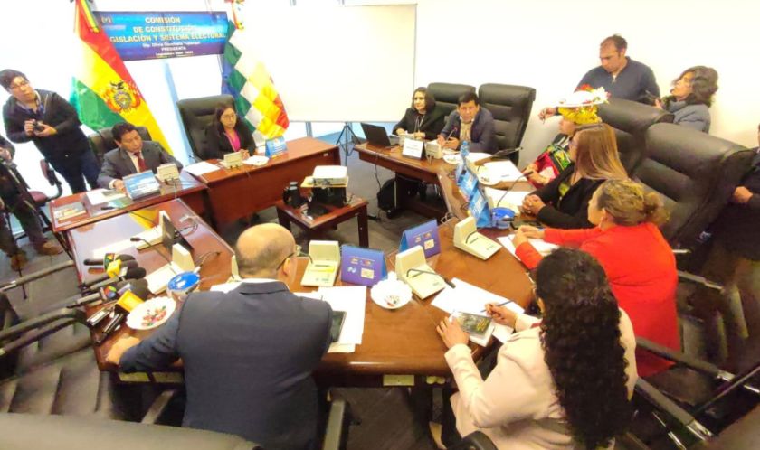 Elecciones: Comisión aprueba proyecto de ley para la transmisión de resultados preliminares